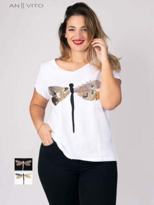 T-shirt com aplicações